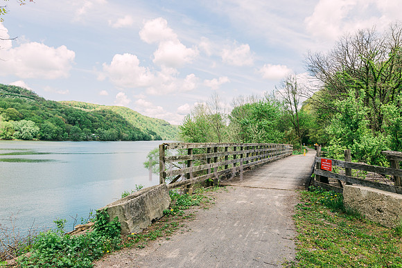Gray’s Eddy Trail